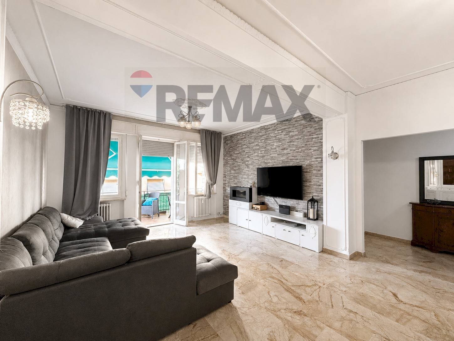 Soggiorno - Apartment Via Roma
16, Falconara Marittima - photo 2