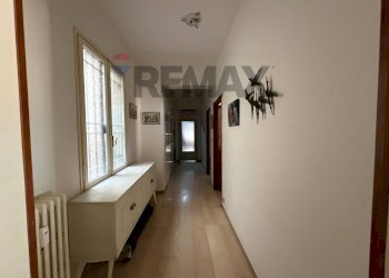Hall / corridoio - Apartment Via Roma
16, Falconara Marittima - photo 12