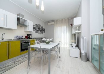 Foto 2 - Trilocale VIA POLLENZO
 
54, Torino - foto 2