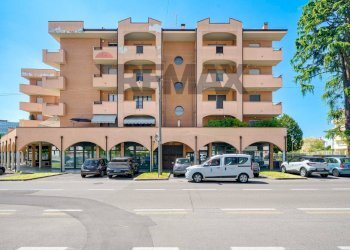 Edificio all\'aperto - Bilocale via busto arsizio
 
35, Busto Garolfo - foto 22