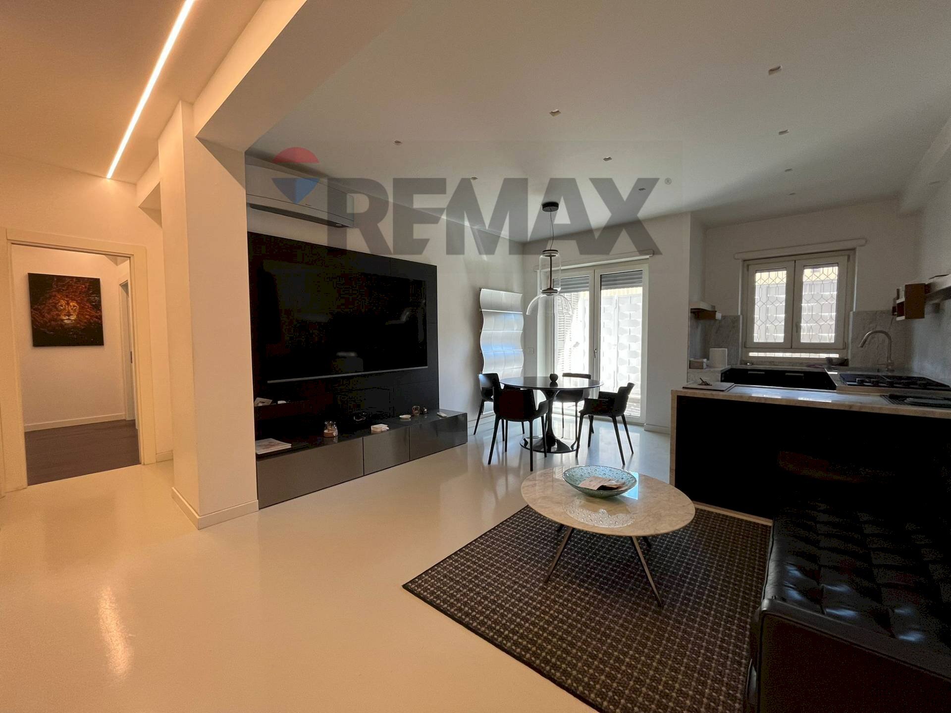 Sala da pranzo e cucina - Four-room apartment Via Del Discobolo
7-9, Napoli - photo 2