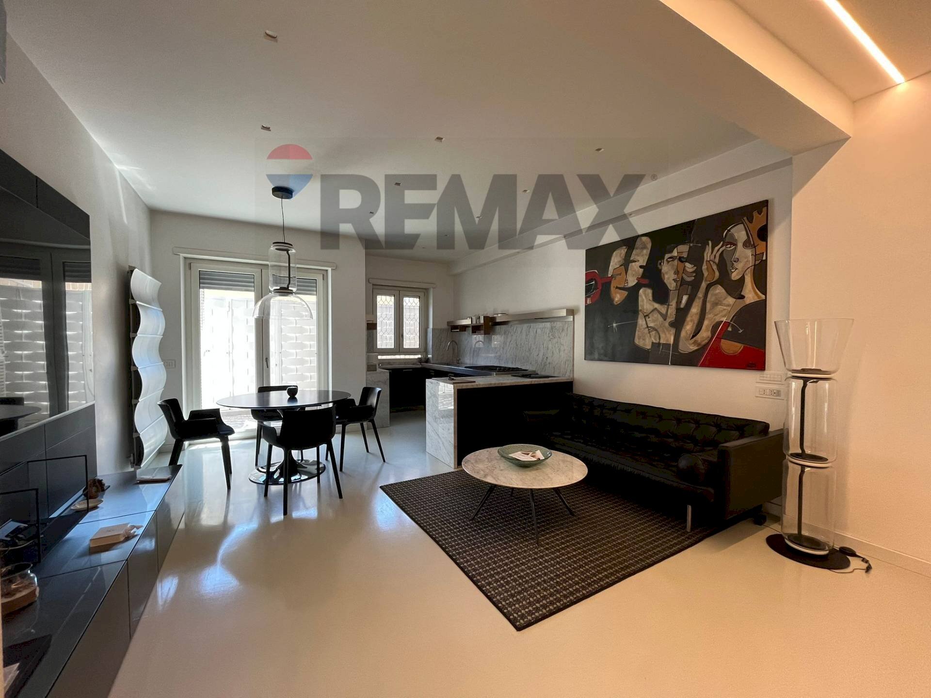 Sala da pranzo e cucina - Four-room apartment Via Del Discobolo
7-9, Napoli - photo 3