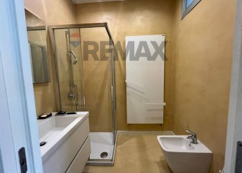 Bagno in camera - Quadrilocale Via Del Discobolo
 
7-9, Napoli - foto 16