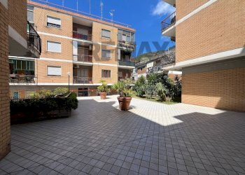 Edificio all\'aperto - Quadrilocale Via Del Discobolo
 
7-9, Napoli - foto 21