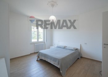 Camera / camera da letto - Three-room apartment Viale Ildebrando Cocconi
22, Parma - photo 32