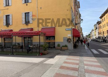 Edificio all\'aperto - Bar Tavola Calda - Fredda Strada Nino Bixio
96/a, Parma - foto 7