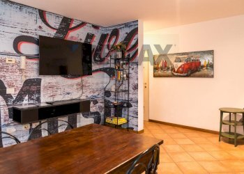 Sala da pranzo - Bilocale Via Pietro Lingeri
 
14, Tremezzina - foto 1