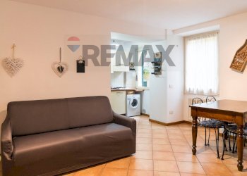 Sala da pranzo - Bilocale Via Pietro Lingeri
 
14, Tremezzina - foto 8