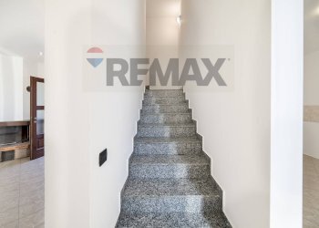Scale - Independent house Via Giovanni da Legnano
 
59, Legnano - photo 9