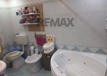 Bagno - Quadrilocale Via Chiappara Al Carmine
 
snc, Palermo - foto 8