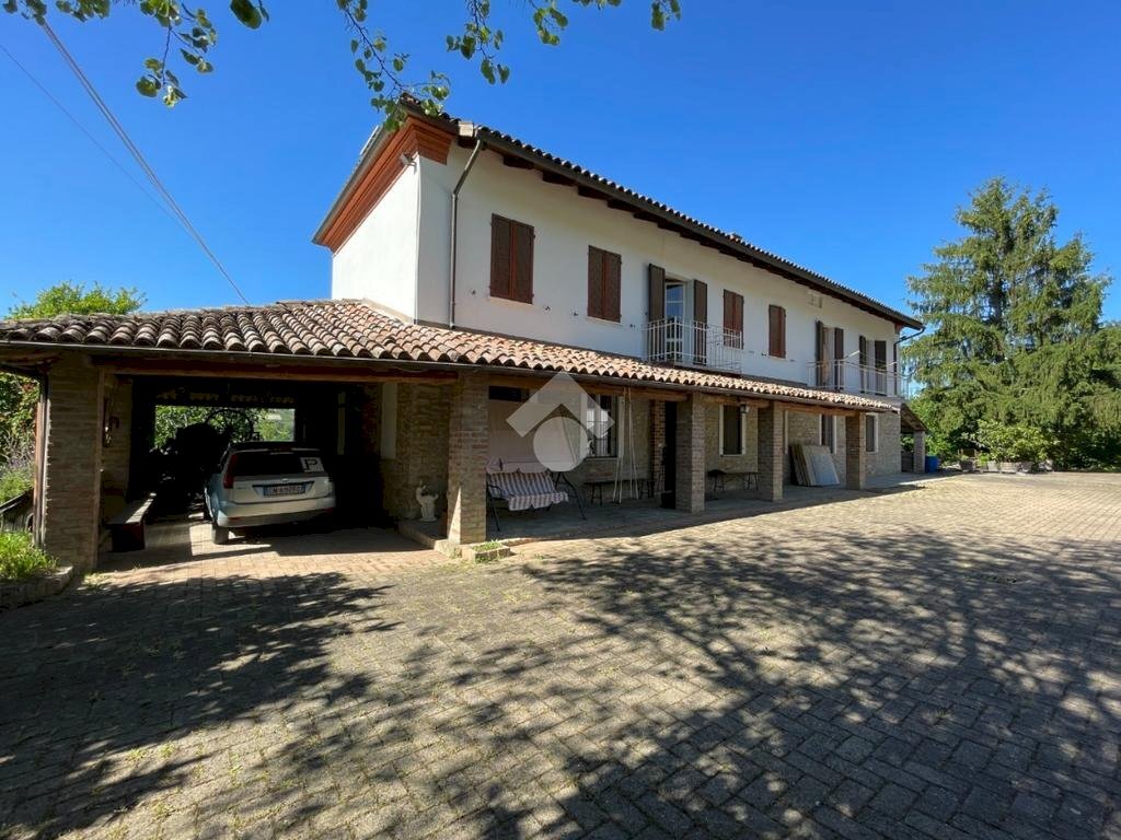 Casa indipendente Regione Castagnole, Canelli - foto 1