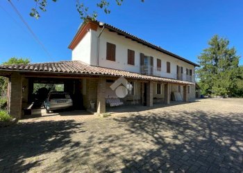 Casa indipendente Regione Castagnole, Canelli - foto 1
