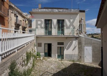 Casa all\'aperto - Casa indipendente via dei vespri
 
160, Giarratana - foto 1