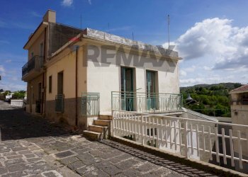 Casa all\'aperto - Casa indipendente via dei vespri
 
160, Giarratana - foto 3