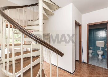 Scale - Four-room apartment Via Bandie
 
1, Moconesi - photo 17