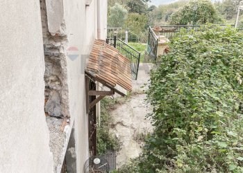 Giardino - Casa semi indipendente Via alla Vittoria
 
66, Mignanego - foto 44