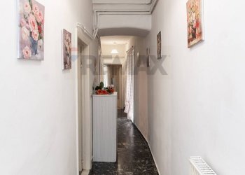 Hall / corridoio - Apartment Via Botasi
 
61, Ne - photo 32