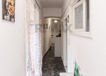 Hall / corridoio - Apartment Via Botasi
 
61, Ne - photo 34