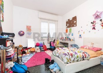 Camera / camera da letto - Trilocale VIA MANUZIO
 
19, Genova - foto 6