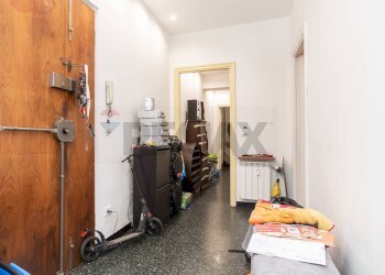 Hall / corridoio - Trilocale VIA MANUZIO
 
19, Genova - foto 10