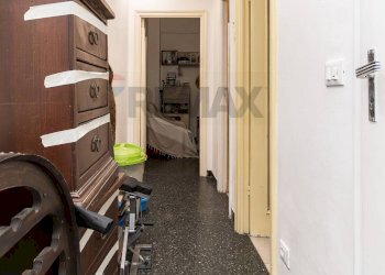 Hall / corridoio - Trilocale VIA MANUZIO
 
19, Genova - foto 25