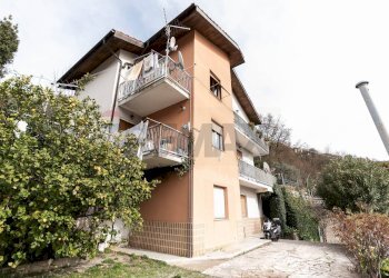 Edificio all\'aperto - Casa semi indipendente Via Delle Rovere
 
26, Avegno - foto 6