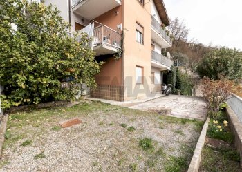 Edificio all\'aperto - Casa semi indipendente Via Delle Rovere
 
26, Avegno - foto 7