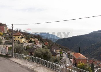 Vista delle montagne - Casa semi indipendente Via Delle Rovere
 
26, Avegno - foto 8
