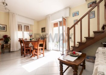 Sala da pranzo - Casa semi indipendente Via Delle Rovere
 
26, Avegno - foto 22