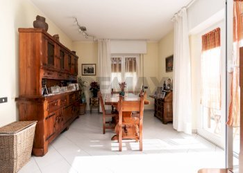 Sala da pranzo - Casa semi indipendente Via Delle Rovere
 
26, Avegno - foto 23