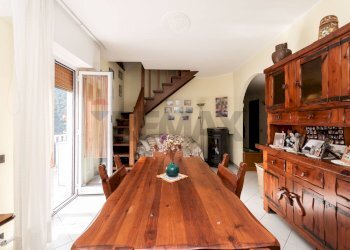 Sala da pranzo - Casa semi indipendente Via Delle Rovere
 
26, Avegno - foto 25