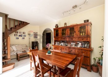 Sala da pranzo - Casa semi indipendente Via Delle Rovere
 
26, Avegno - foto 26