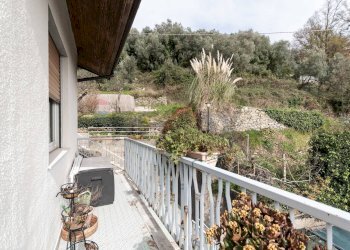 Balcone - Casa semi indipendente Via Delle Rovere
 
26, Avegno - foto 32