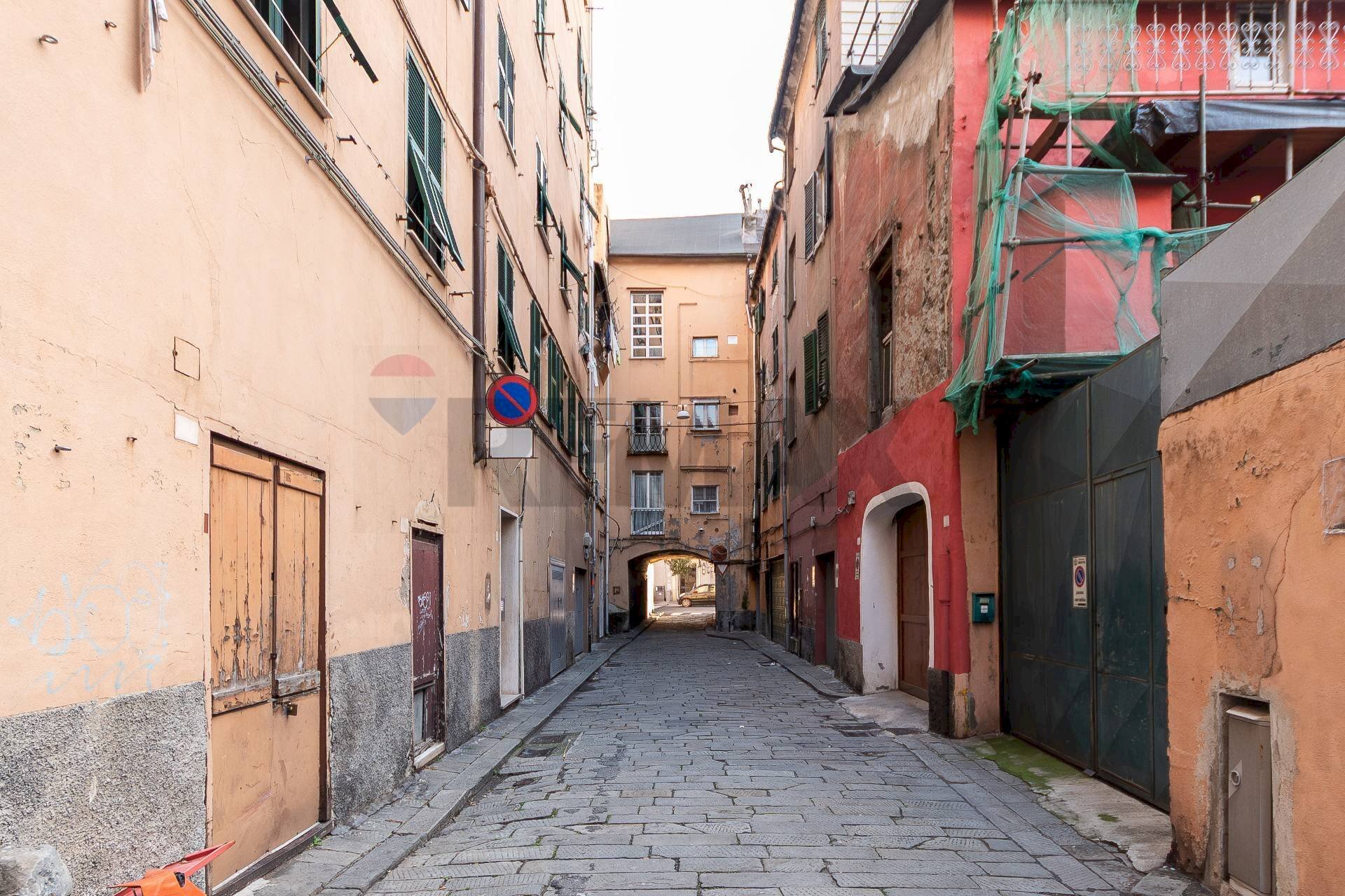 Edificio all\'aperto - Box Vico Angelo Raffetto
 
15R, Genova - photo 3