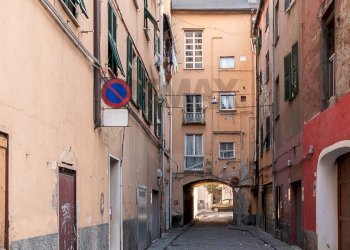 Edificio all\'aperto - Box Vico Angelo Raffetto
 
15R, Genova - photo 4