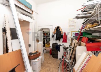 Dispensa di stoccaggio - Laboratorio Via Paolo Revelli Beaumont
 
8, Genova - foto 13