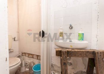 Bagno - Laboratorio Via Paolo Revelli Beaumont
 
8, Genova - foto 17