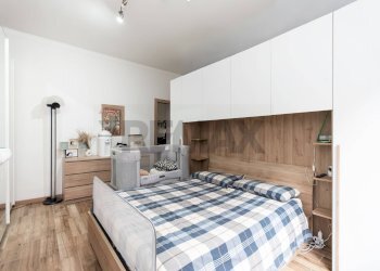 Camera / camera da letto - Bilocale Piazza Silvio Arrivabene
 
8B, Genova - foto 18