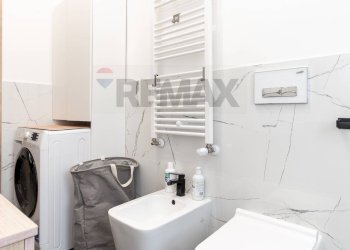 Bagno - Bilocale Piazza Silvio Arrivabene
 
8B, Genova - foto 24