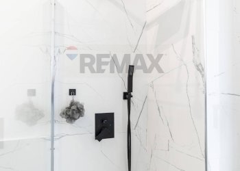 Dettagli - Bilocale Piazza Silvio Arrivabene
 
8B, Genova - foto 26