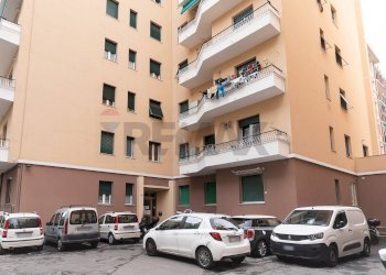Edificio all\'aperto - Bilocale Piazza Silvio Arrivabene
 
8B, Genova - foto 33