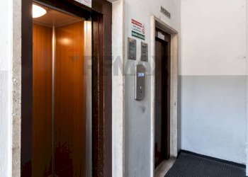 Ricezione / Lobby - Magazzino Via Pasquale Pastorino
34, Genova - foto 10