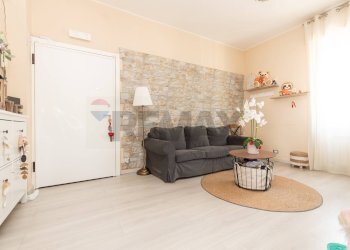 Soggiorno - Apartment Via Eugenio Divano
3, Serra Riccò - photo 3
