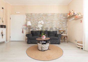 Soggiorno - Apartment Via Eugenio Divano
3, Serra Riccò - photo 8