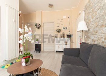 Soggiorno - Apartment Via Eugenio Divano
3, Serra Riccò - photo 11