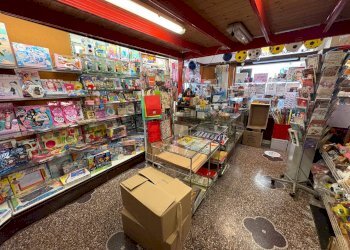 Dispensa di stoccaggio - Negozio Via Del Lagaccio
66r, Genova - foto 1