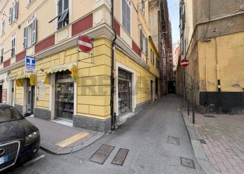Edificio all\'aperto - Negozio Via Del Lagaccio
66r, Genova - foto 16