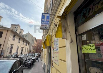 Edificio all\'aperto - Negozio Via Del Lagaccio
66r, Genova - foto 17