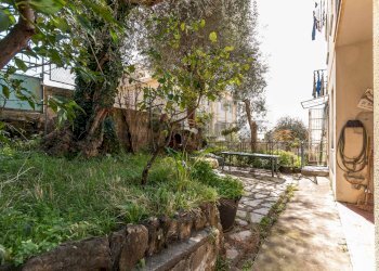 Giardino - Appartamento Via Capolungo
 
54, Genova - foto 49