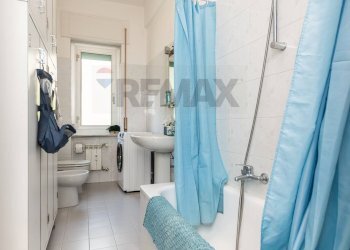 Bagno - Quadrilocale Via Gian Battista Gaulli
 
10, Genova - foto 11